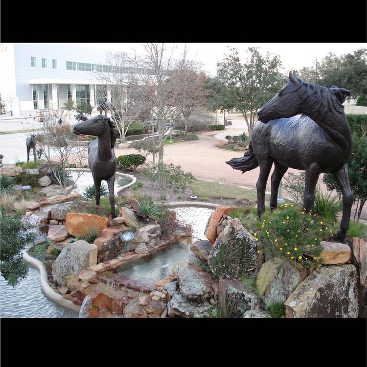 Monuments - Wild and Free by Edd Hayes - search and link Sculpture with SculptSite.com