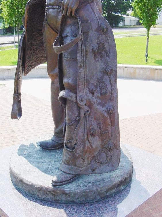 Monuments - Reese B. Lockett by Edd Hayes - search and link Sculpture with SculptSite.com