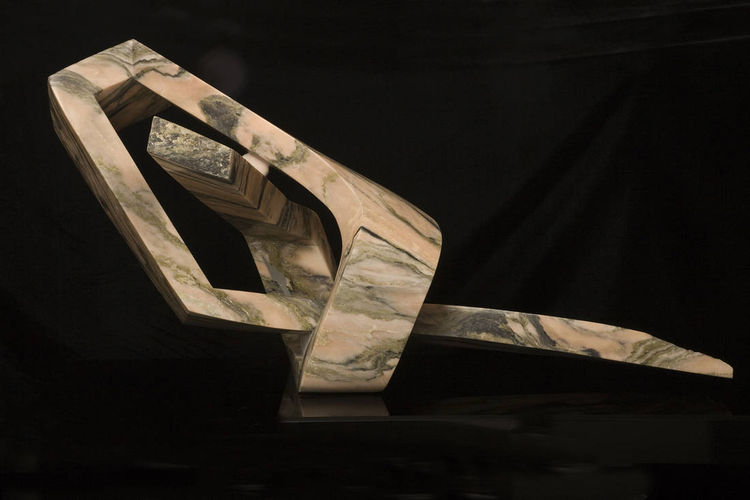 D Knot 1 by Robin Antar - search and link Sculpture with SculptSite.com