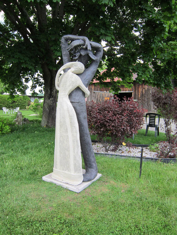 Am I dreaming? by Bozena Happach - search and link Sculpture with SculptSite.com
