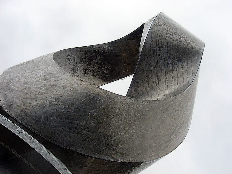 Infinity-ʎʇıuıɟuI by Plamen Yordanov - search and link Sculpture with SculptSite.com